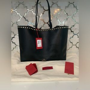 Valentino Garavani
Rockstud Vitello Tote Bag *AUTHENTIC*